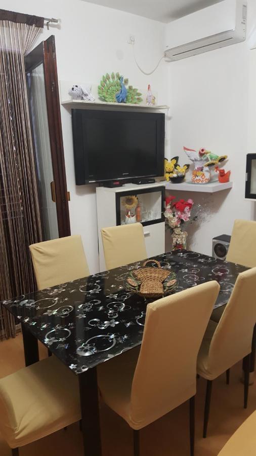 Vera Apartment Kampor Buitenkant foto