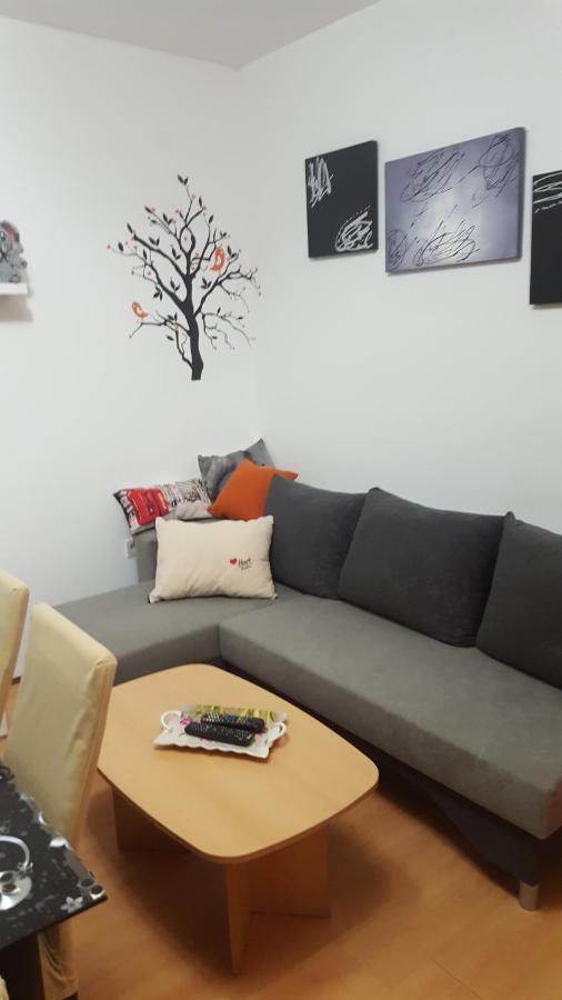 Vera Apartment Kampor Buitenkant foto