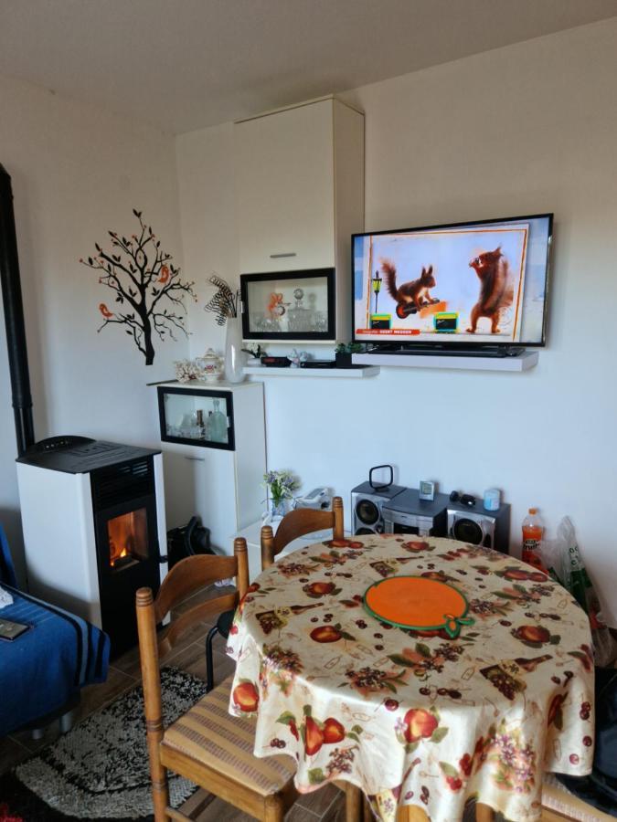 Vera Apartment Kampor Buitenkant foto