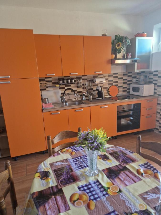 Vera Apartment Kampor Buitenkant foto