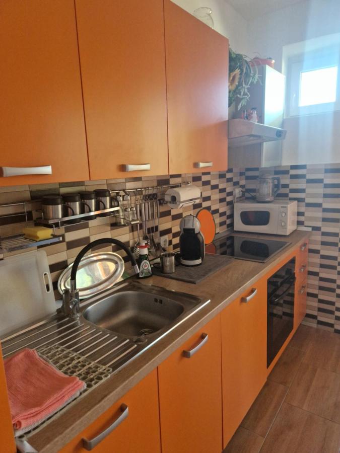 Vera Apartment Kampor Buitenkant foto